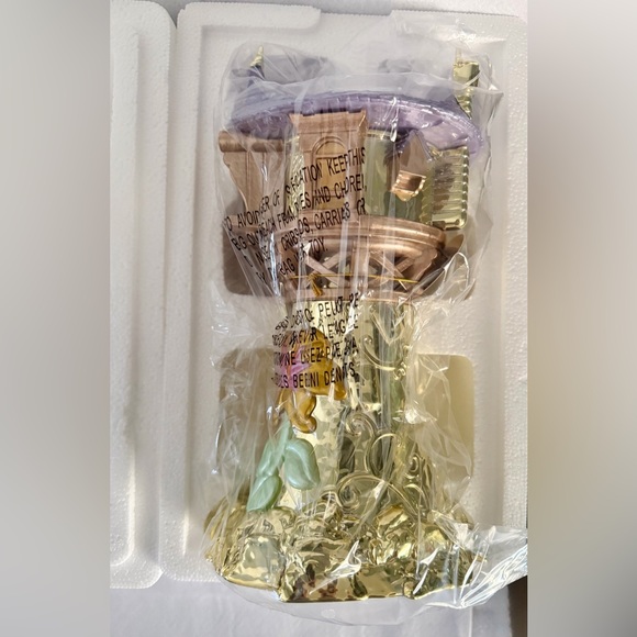 Disney Princess Bath And Body Works NWT Rapunzel Pedestal 3 Wick Candle Holder - Picture 4 of 10